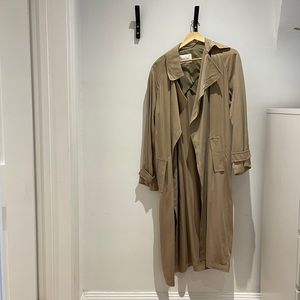 Aritzia Lawson Trench - Large